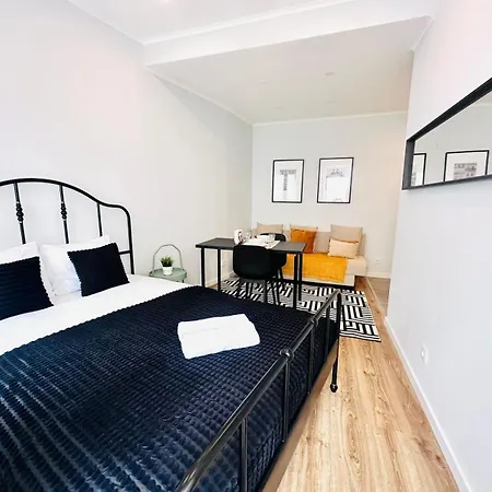 Apartment 222 Charm For Tourists